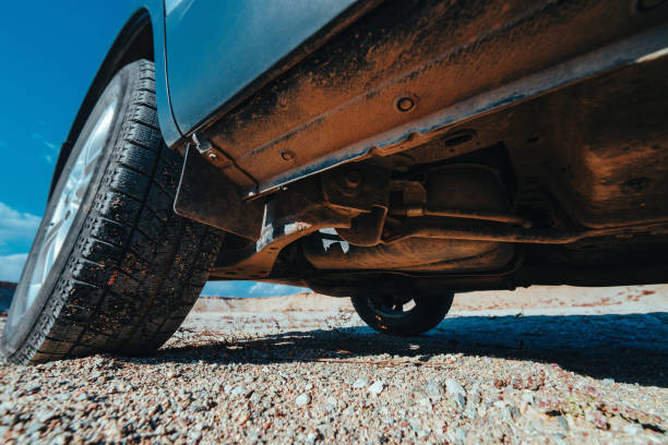 Bagaimana para insinyur menganalisis karakteristik kelelahan bushing karet dalam sistem suspensi otomotif?